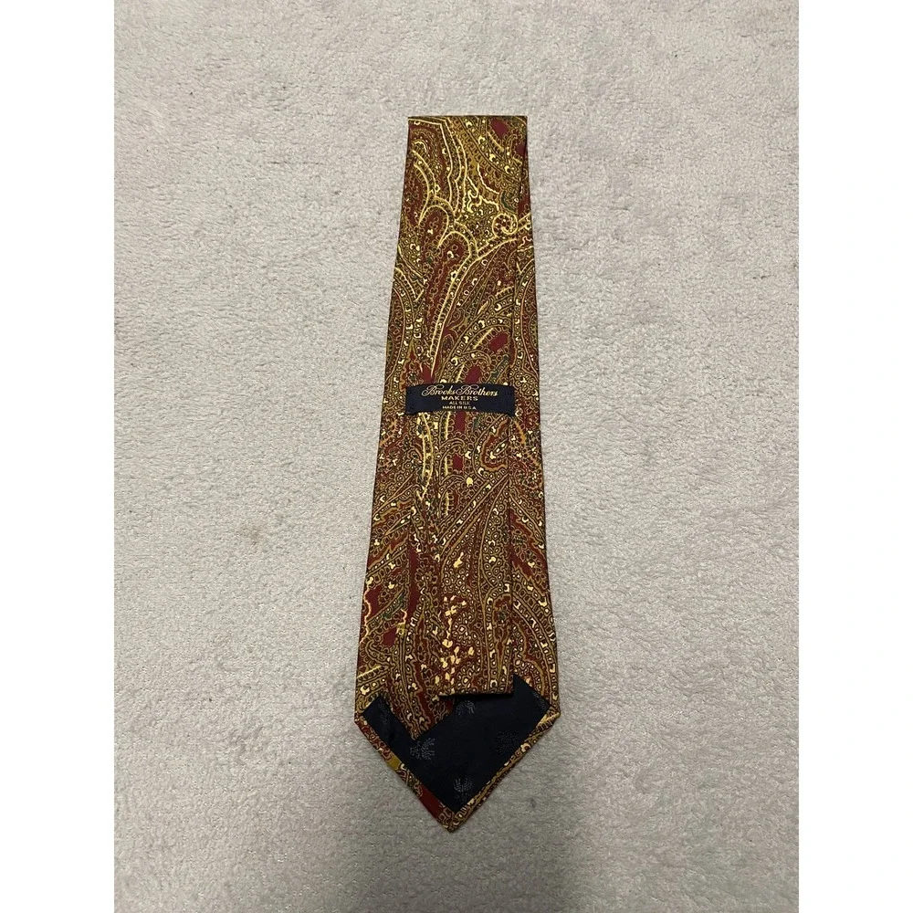 Vintage Brooks Brothers Makers Silk Neck Tie Red Gold Baroque Paisley Medallion‎